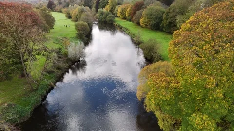 Aerial View of River Suir in Cahir Ireland 4K Vidéo 333926250