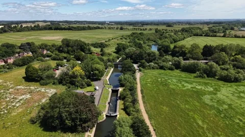 Aerial View of the River Thames Flowing Through Culham, Oxfordshire Vidéo 336893007