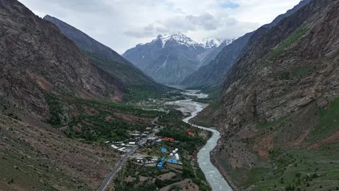 Aerial View of River Valley and Mountains in Ladakh 動画素材 342023053