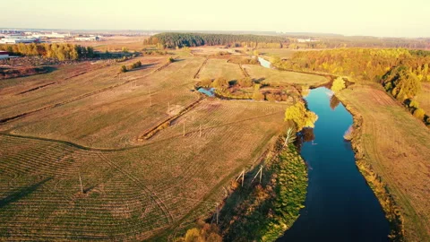 Aerial view of the river in the wild during the fall season Vídeo Stock 167057340