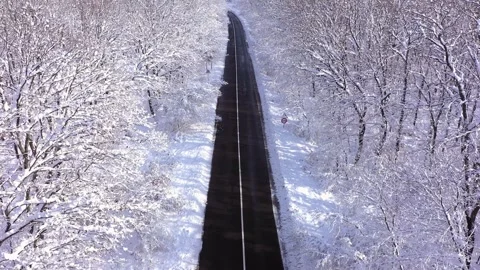 Aerial view of a road in the forest at winter near to Sofia, Bulgaria 스톡 동영상 287190848