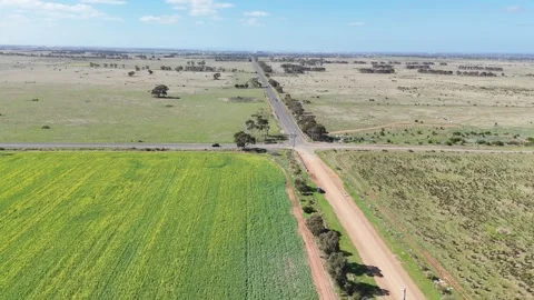 Aerial view of a rural road intersection in Mount Cottrell, regional Australia 스톡 동영상 344909921