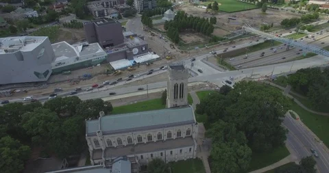 Aerial view of Saint Mark's Episcopal Cathedral in Minneapolis, MN 库存影片 95300335
