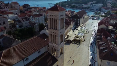 Aerial view of saint stephen's cathedral bell tower in hvar, croatia Vidéo 340381445