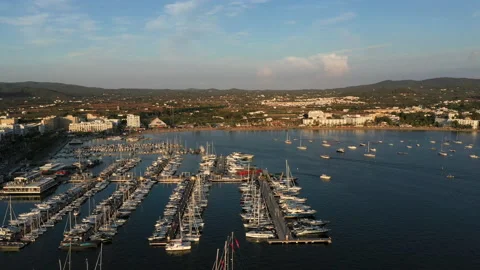 Aerial view of San Antoni de Portmany harbor at sunset. Ibiza, Spain Vidéo 134525448