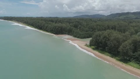 Aerial view of sandy beach in Phuket, Thailand Vídeos de archivo 329286705