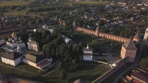 Aerial view on Saviour Monastery of Saint Euthymius in Suzdal, Vladimir oblast Vidéo 94037508