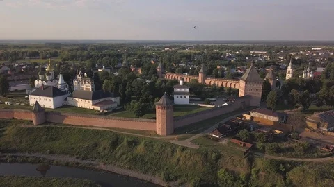 Aerial view on Saviour Monastery of Saint Euthymius in Suzdal, Vladimir oblast Vidéo 94038015