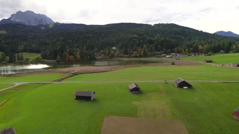 Aerial view of scenic landscape of fields at Garmisch-Partenkirchen country.. Vidéo 294449122