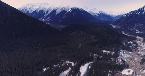 Aerial View: Scenic Mountain Range With Epic Views Of Snow-Capped Mountain Peaks 動画素材 149275104