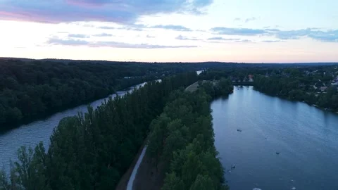 Aerial view of the Seine river at Samoreau near Fontainebleau at sunset, France Video stock 339585247