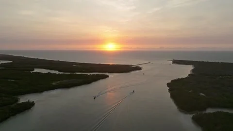Aerial view of serene sunset over tranquil coastline, Mexico. Stock-Footage 284848010