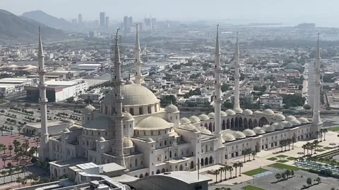 Aerial View of The Sheikh Zayed Mosque Fujairah Vídeo Stock 276787311