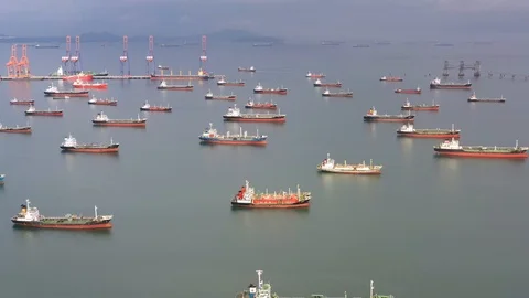 Aerial view of the ship carrying the lpg and oil tanker in the sea port Video stock 119915980