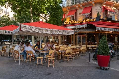 Aerial view of sidewalk cafe with table and chairs in Paris 스톡 사진