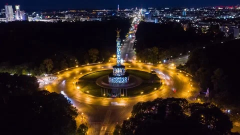 Aerial view of "Siegessaeule" (Victory Column) at t Stern in Berlin-Tiergarten Vídeo Stock 145702335