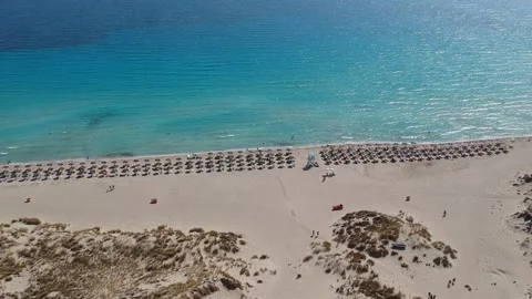 Aerial view of Simos beach in Elafonisos island in Greece. Elafonisos is a sm Vídeo Stock 161275481