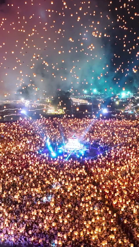 Aerial view of Sky lantern Yi peng in Chiang Mai, Thailand. Stock Footage 320621649