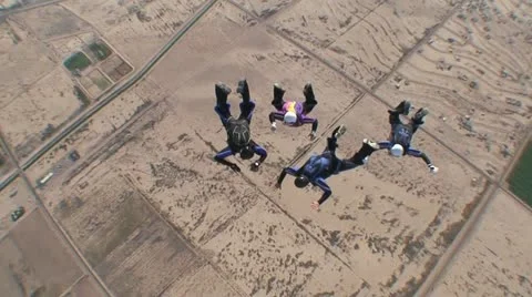 Aerial View Of Skydivers Doing Formations 2 스톡 동영상 19156983