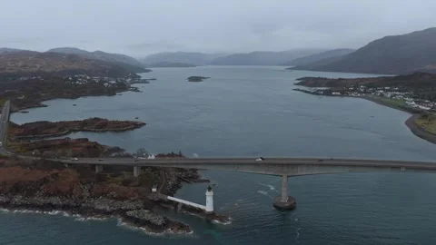 Aerial view of skye bridge connecting isle of skye with eilean ban lighthouse 库存影片 334060272