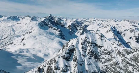 Aerial view of snow covered mountain peaks, Austria. Stock-Footage 333105162