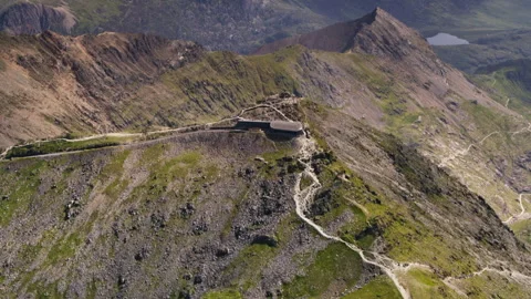 Aerial view of Snowdon summit building and mountain railway in Wales 스톡 동영상 336810229