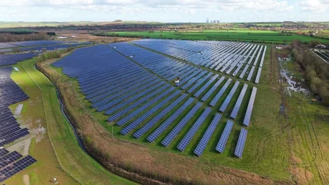 Aerial view of solar panel array, United Kingdom. Stock-Footage 331858415
