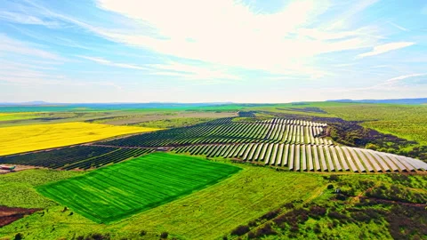 Aerial view of solar panel installation and delivery truck 스톡 동영상 345154225