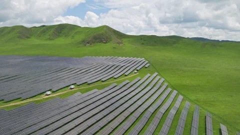 Aerial View of Solar PV Panel Array on Zoige Grassland Mountains Vídeo Stock 345744377
