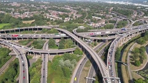 Aerial view of Spaghetti Junction, Birmingham, UK. Vidéo 328611676