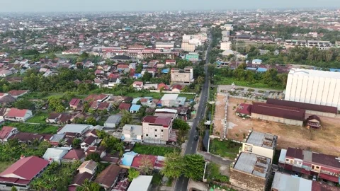Aerial View of Sprawling Suburb and Main Roads 動画素材 347350243