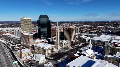 Aerial view of Springfield, Massachusetts in winter sunlight. Snow-covered Видео 331031205