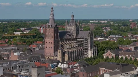 Aerial View of St. John’s Cathedral in ’s-Hertogenbosch, Netherlands 動画素材 312356501