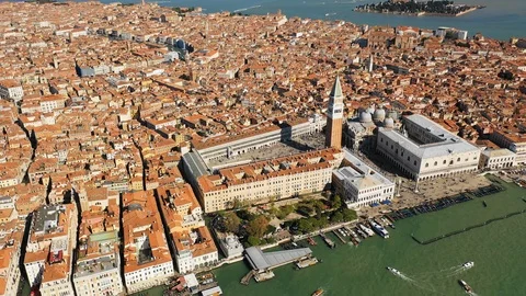 Aerial view of St Mark's Square in historical part of Venice, Italy from above Stockbeeldmateriaal 95785827