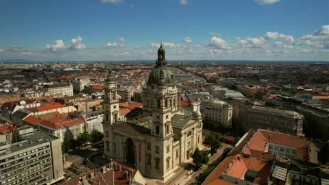 Aerial view of the St. Stephen's Basilica in the historical part of Budapest Stock Footage 161032986