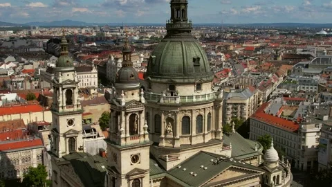 Aerial view of the St. Stephen's Basilica in the historical part of Budapest Stock Footage 161032998