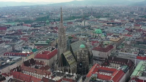 Aerial view of St. Stephen's Cathedral, historic center of city Vienna - Austria Stockbeeldmateriaal 108502577
