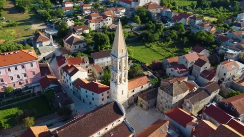 Aerial view of st. Stephen's church in stari grad, croatia Vidéo 340181853