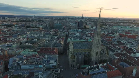 Aerial view of Stephansplatz and its surroundings at sunset, Vienna Video stock 61479947