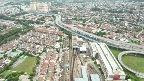 Aerial View of SUKE Elevated Highway amidst Urban Development Stockbeeldmateriaal 337332151