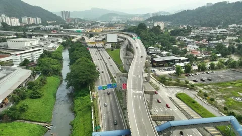 Aerial View of SUKE Elevated Highway in Urban Kuala Lumpur 库存影片 337332177