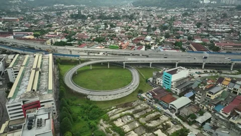 Aerial View of SUKE Elevated Highway Traffic Flow Vídeos de archivo 337332224