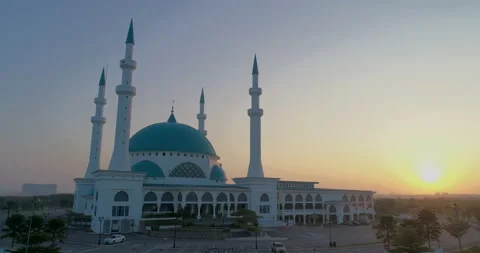 Aerial view of Sultan Iskandar mosque, Johor Bharu during sunrise dawn. Stock Footage 140071659