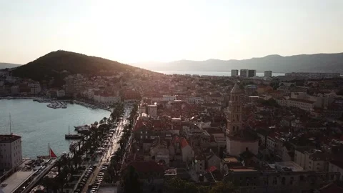Aerial View of Sunset Above Split City, Croatia. Marjan Hill, Riva Vídeos de archivo 131487781