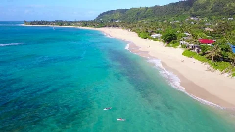 Aerial View of Sunset Beach and Ocean North Shore Oahu Hawaii. Vidéo 76756089