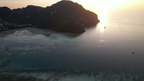 Aerial view of sunset in Ko Phi Phi island, Thailand 動画素材 309199551