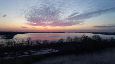 Aerial View of Sunset over Delaware River Philadelphia PA Видео 85030048