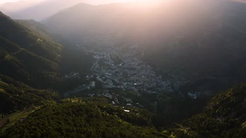 Aerial view on Sunset over small town of Pyrenees mountains, Andorra 스톡 동영상 139493988