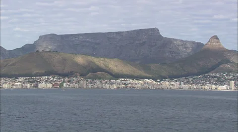 Aerial view of Table Mountain, Lion's Head and Cape Town city Stock Footage 37731568