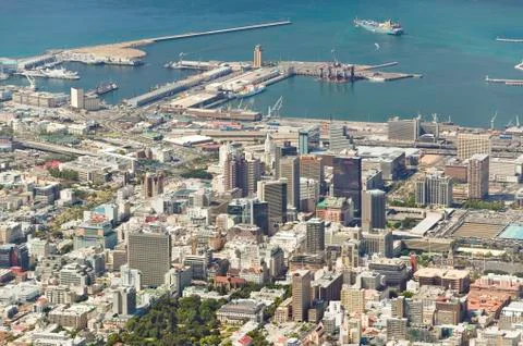 Aerial view from Table Mountain overlooking downtown Cape Town waterfront and 库存照片